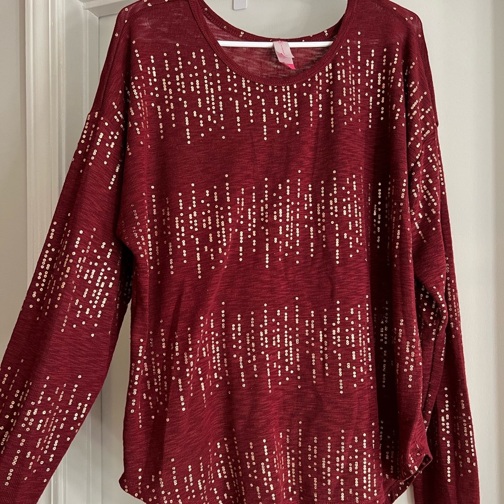 Burgundy long sleeve with gold details